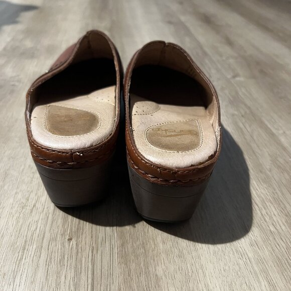 Dansko Womens Brown Leather Slip-On Clogs With Cutout Design & Cushioned Insoles - Picture 6 of 7